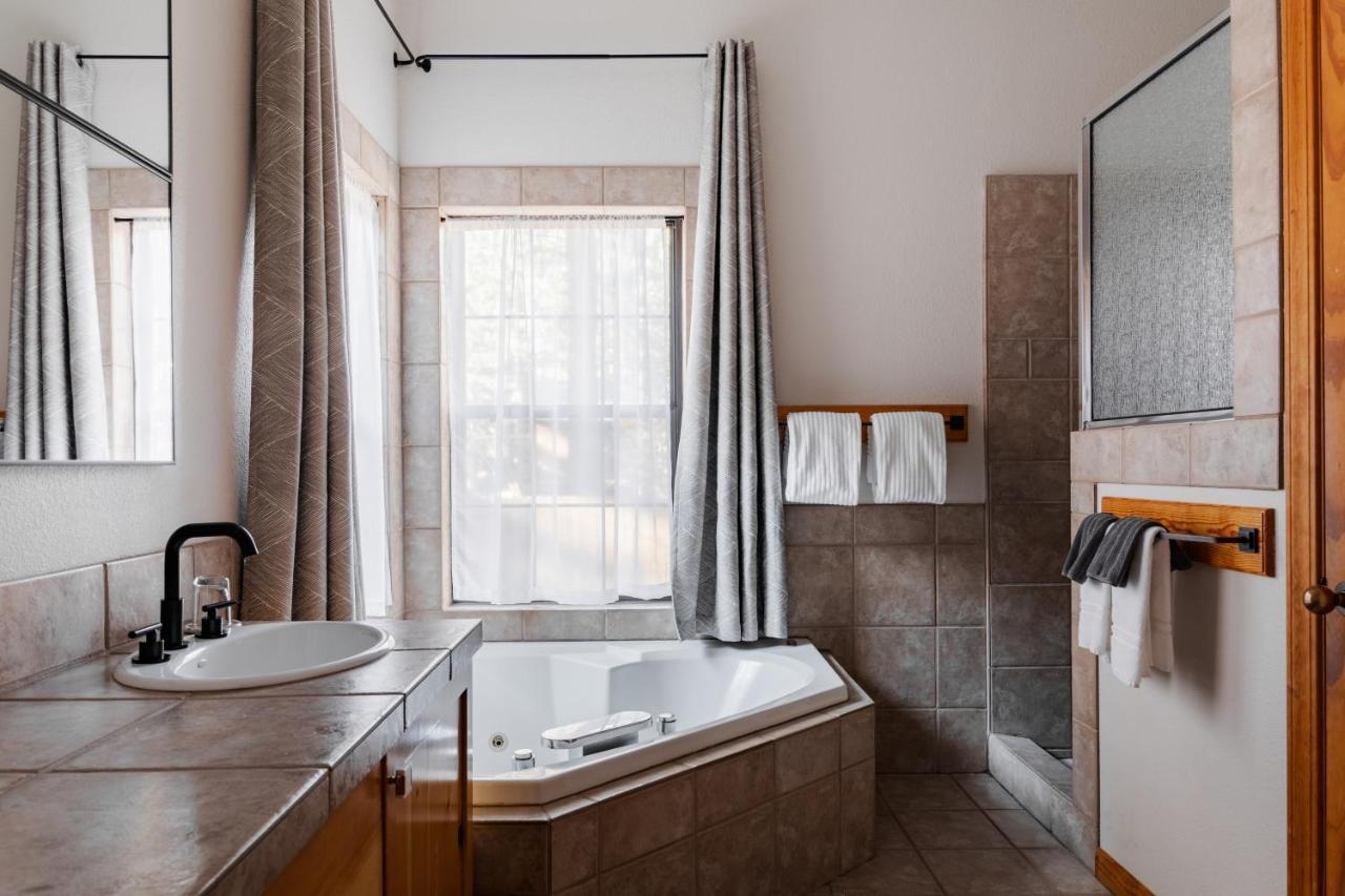 Hotel Black Bear 4*